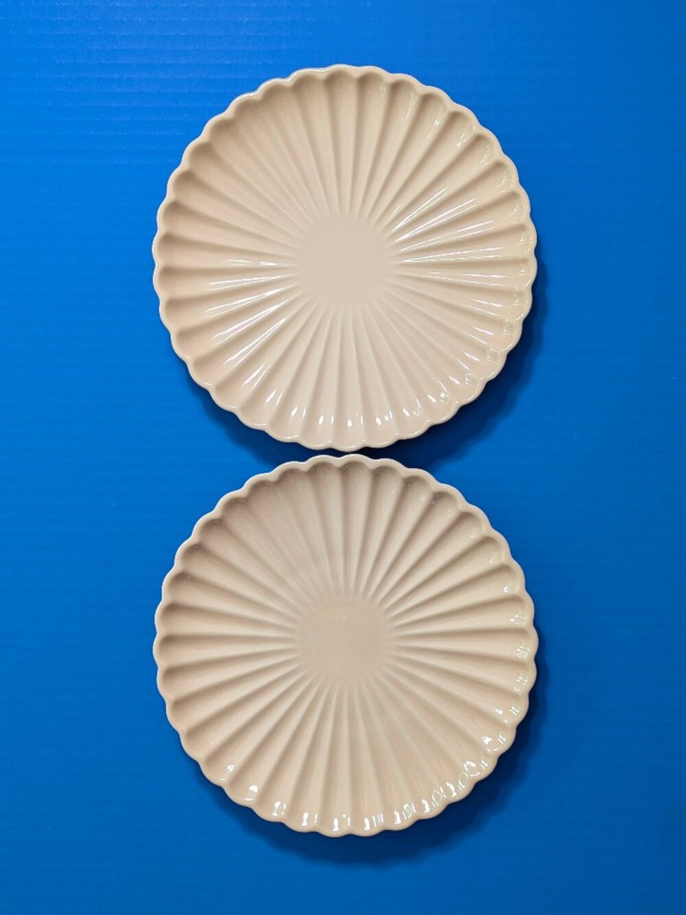 Set of 2 Pink Stoneware Scalloped Cake Plates